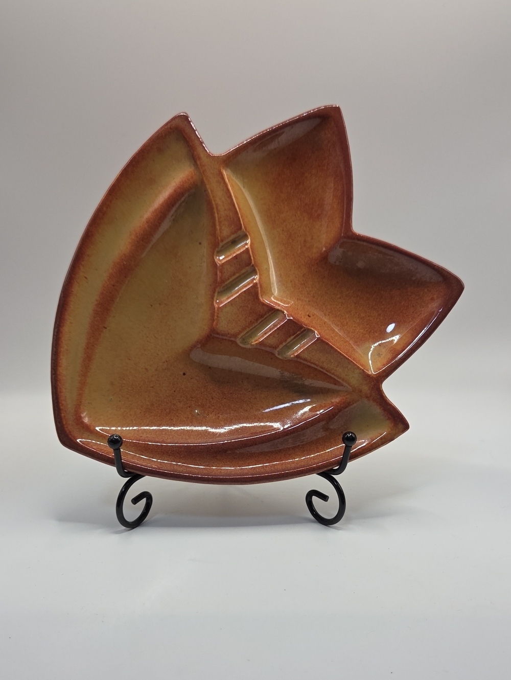 McCoy USA Ashtray Mid Century. Shaped Like An Arrow